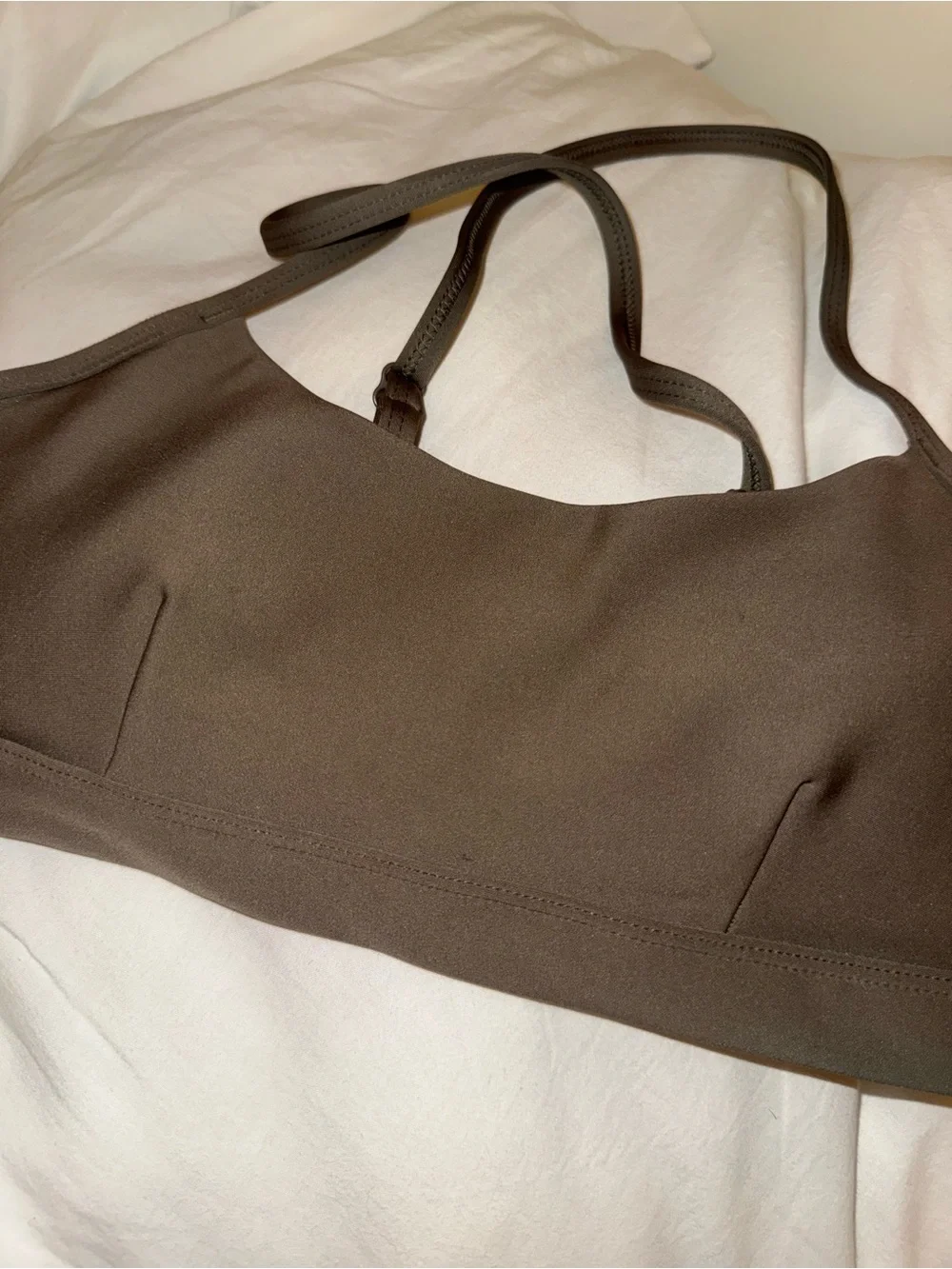 Alo Airlift Intrigue Bra - Olive Tree